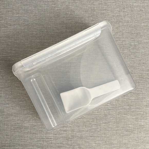 🥣 Frigidaire Lock Top Cereal Holder - Picture 1 of 10